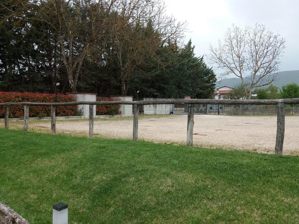 Il Boscaiolo Affittacamere Preturo ภายนอก รูปภาพ